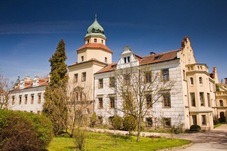 Zamki i pałace nad Orlicą. Czeska wersja Doliny Loary